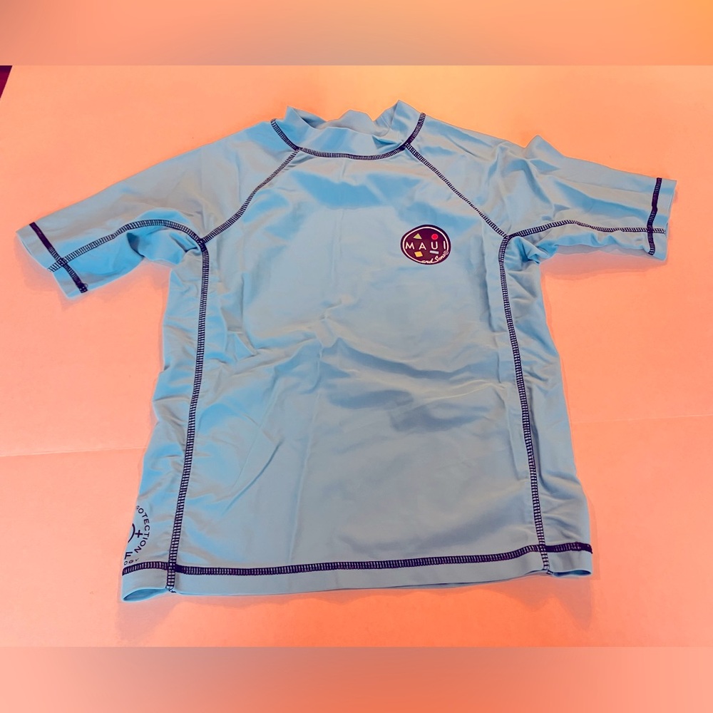 Maui and sons Boys Swim Shirt size Medium
